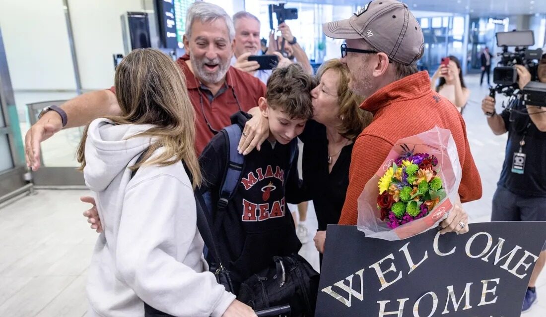 Florida recibe a estadounidenses evacuados de Israel tras bombardeos