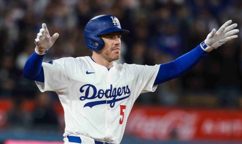 Freddie Freeman celebra triunfo de Los Ángeles Dodgers frente a Mets de Nueva York