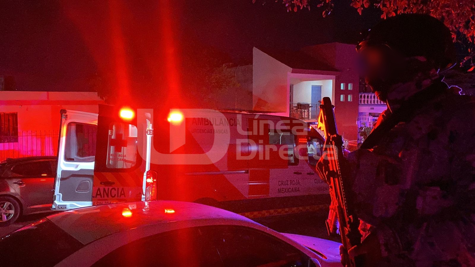 Guardia Nacional y una ambulancia en el lugar donde el hoy fallecido fue agredido a balazos.
