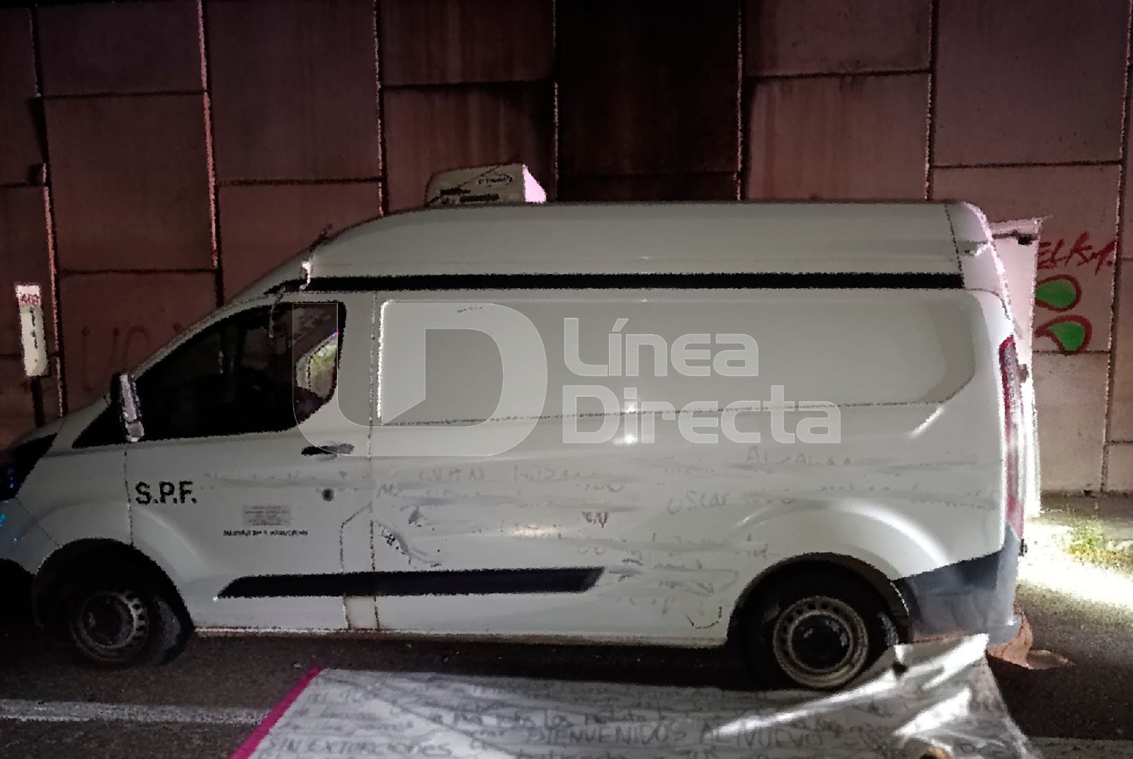 Localizan cuatro hombres asesinados y una camioneta con varios cuerpos sin vida