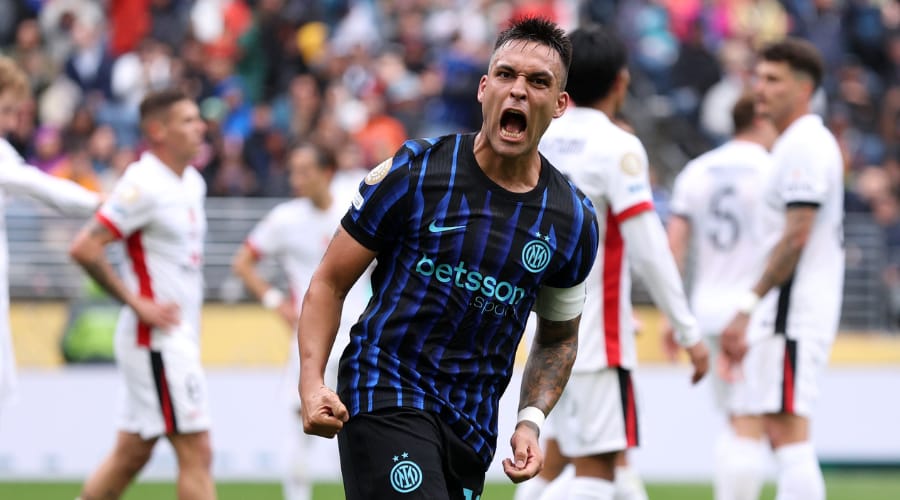 Lautaro Martínez celebra tras su gol