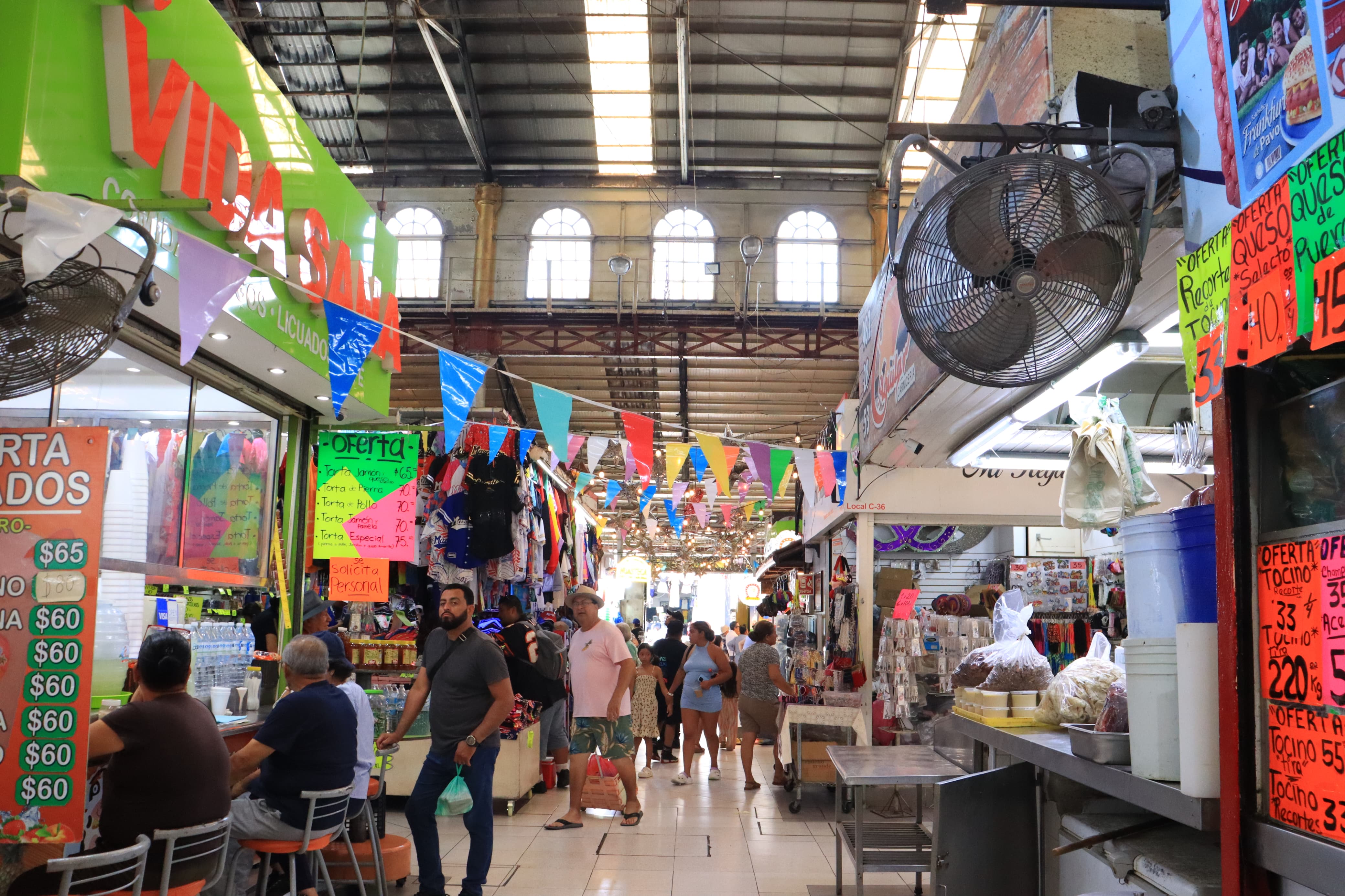 Invertirán 650 mil pesos para rehabilitar canaletas pluviales del mercado Pino Suárez en Mazatlán