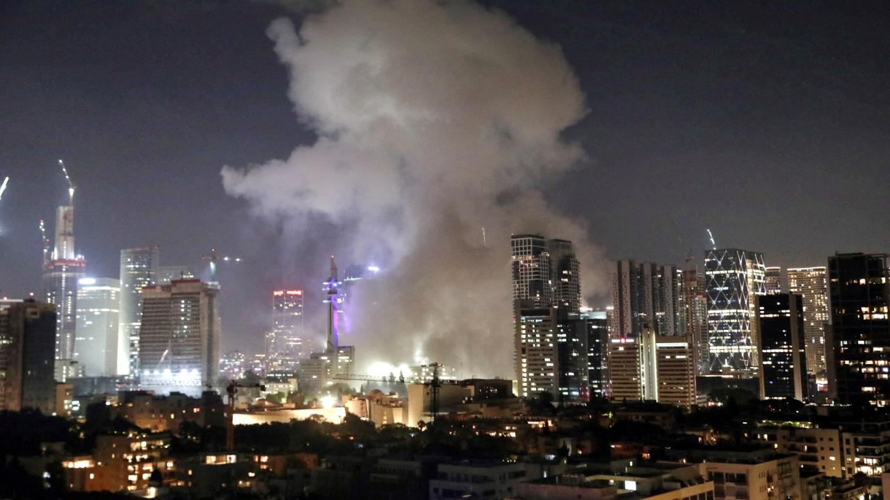 Irán ataca con misiles hipersónicos e Israel responde con bombardeo a universidad