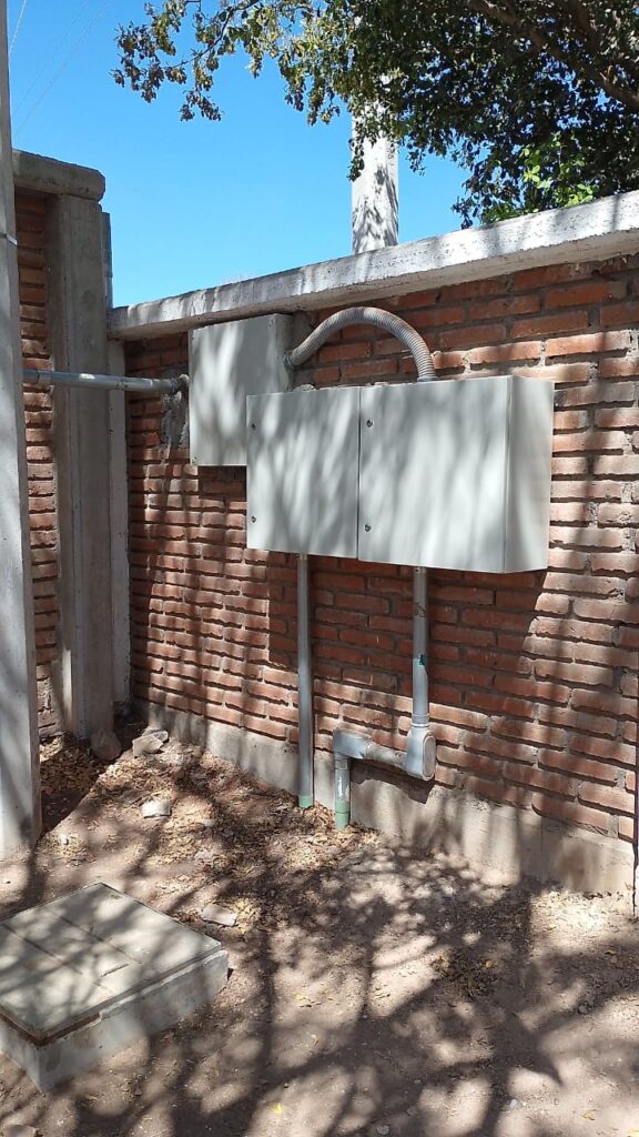 Sufriendo calor en las aulas por fallas en el sistema eléctrico