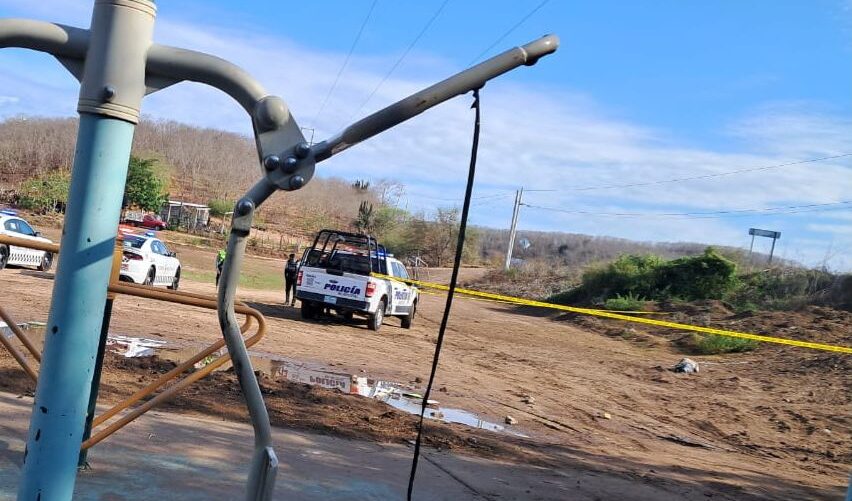 Localizan a joven sin vida en un campo deportivo de El Puente de El Quelite, Mazatlán