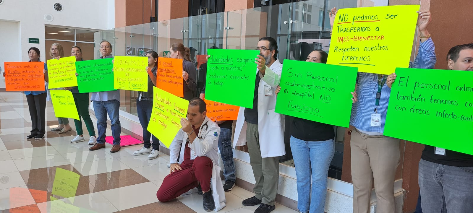 Manifestación de trabajadores de Salud en Sinaloa.