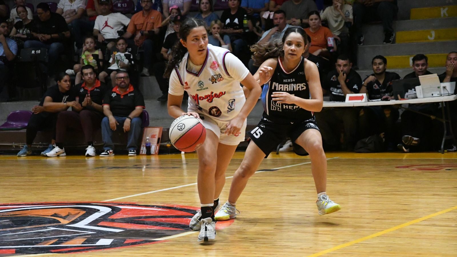 Ixhel Rojo, jugadora de Monjas de Guasave