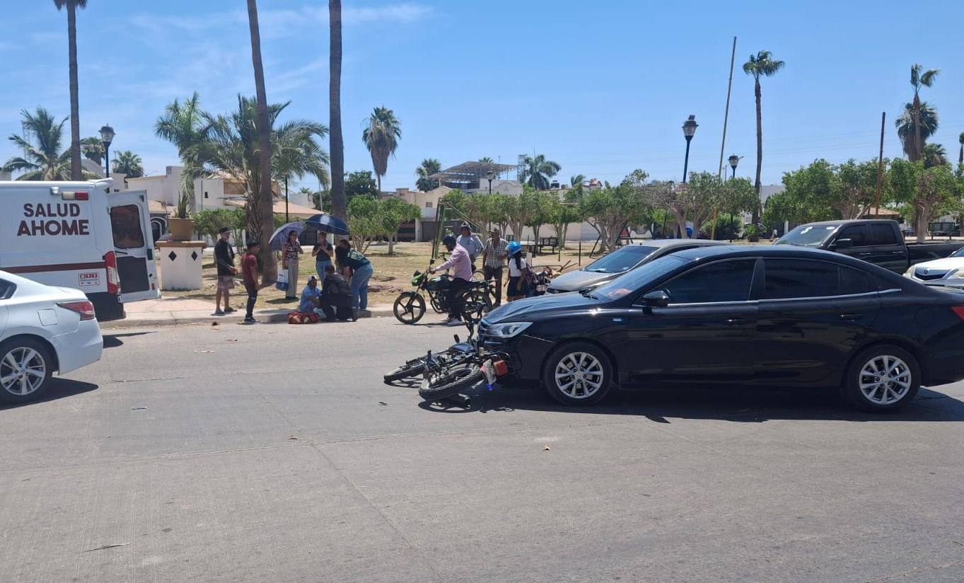 Motociclista termina en un hospital tras ser atropellado por un conductor en Los Mochis