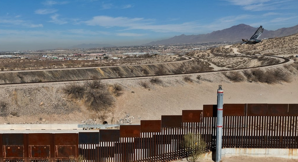 EU anuncia que agilizará construcción del muro fronterizo con México tras exenciones ambientales