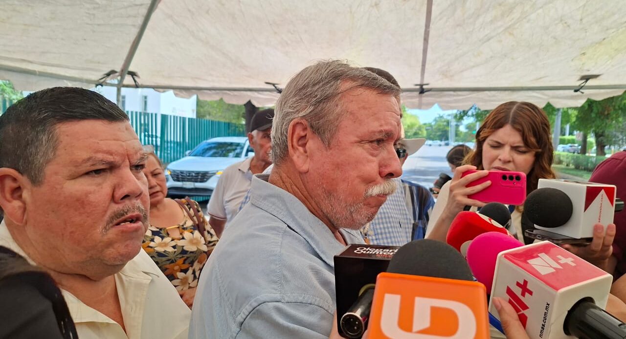 Productores de caña del ingenio de Eldorado bloquean la avenida Insurgentes en Culiacán