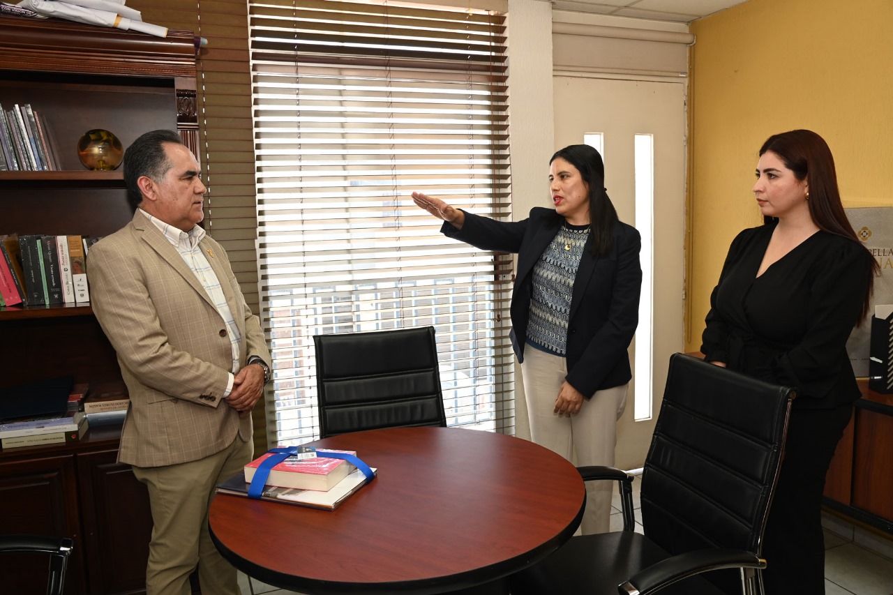 Madueña continúa tomando protesta a integrantes de su nuevo gabinete