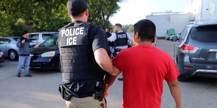 Redadas migratorias en Los Ángeles dejan decenas de detenidos