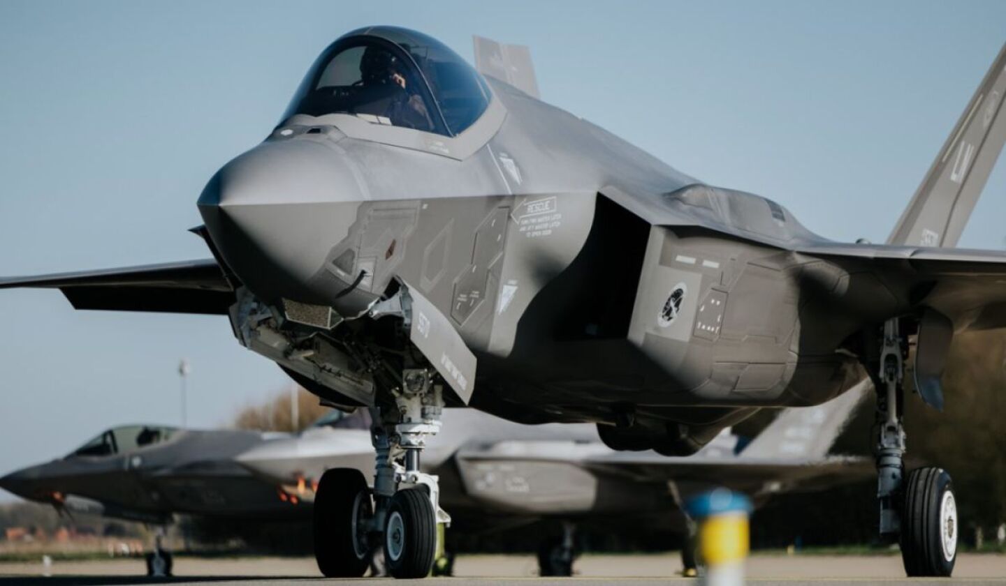 Retira EU aviones de Catar por temor a represalias de Irán