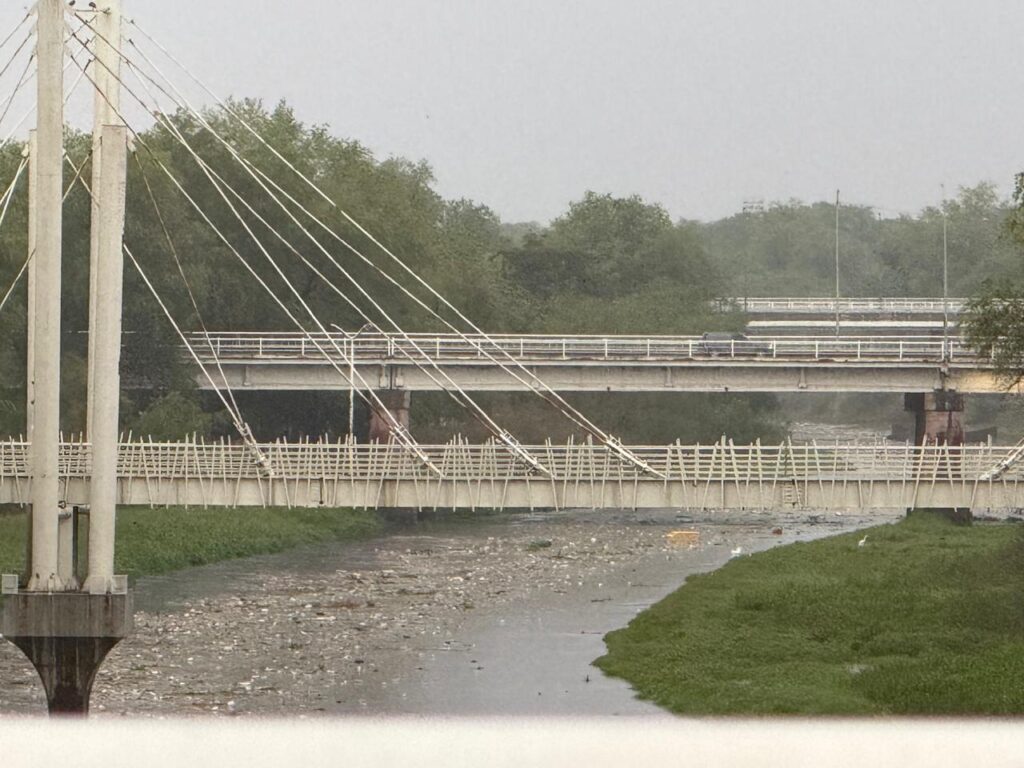 Así se observa el río Tamazula durante la mañana de este miércoles 25 de junio. Línea Directa
