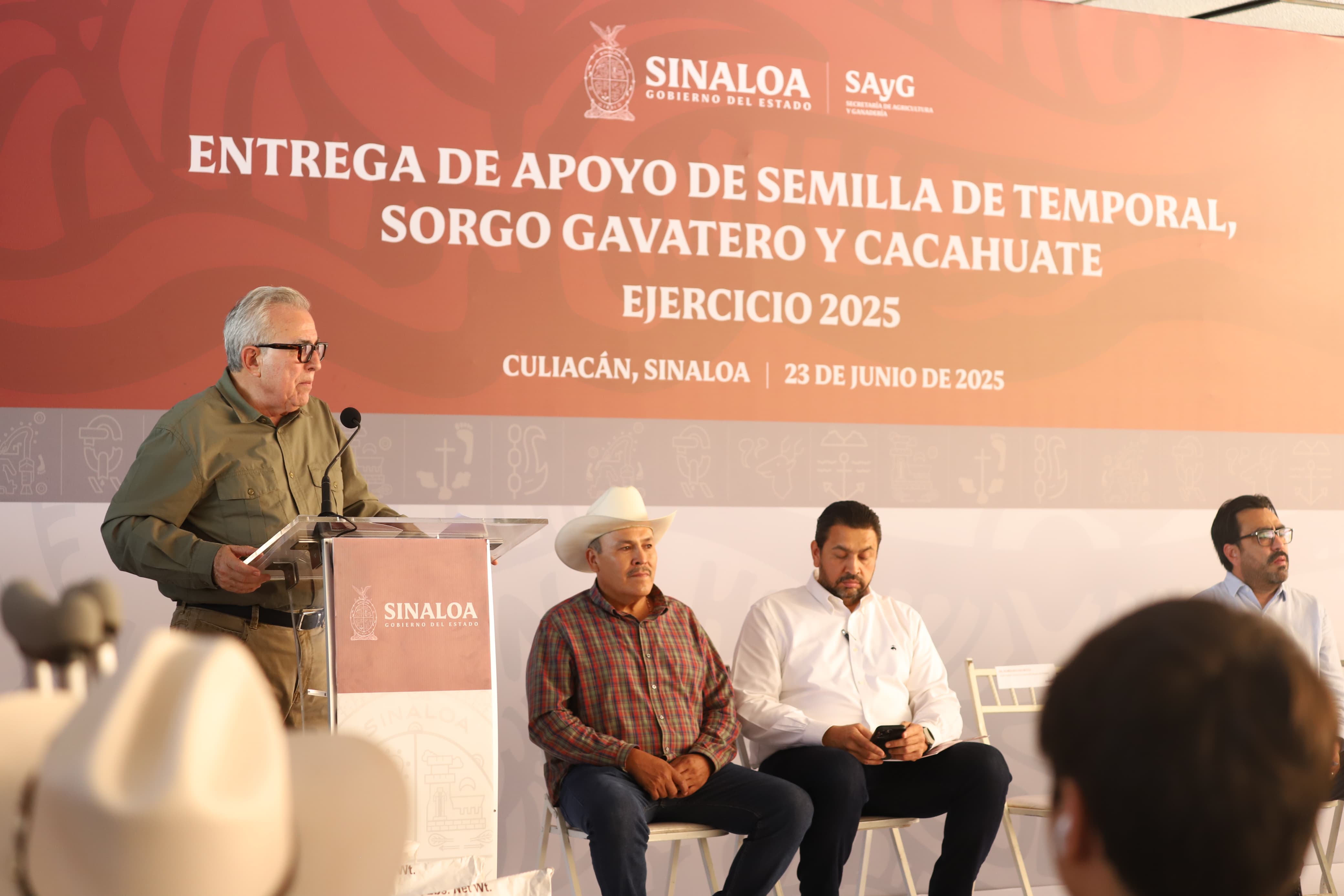 Rubén Rocha Moya Entrega de semilla temporal sorgo gavatero y cacahuatejpeg