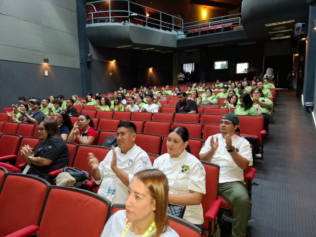 Se recupera poco a poco sector gastronómico en Mazatlán