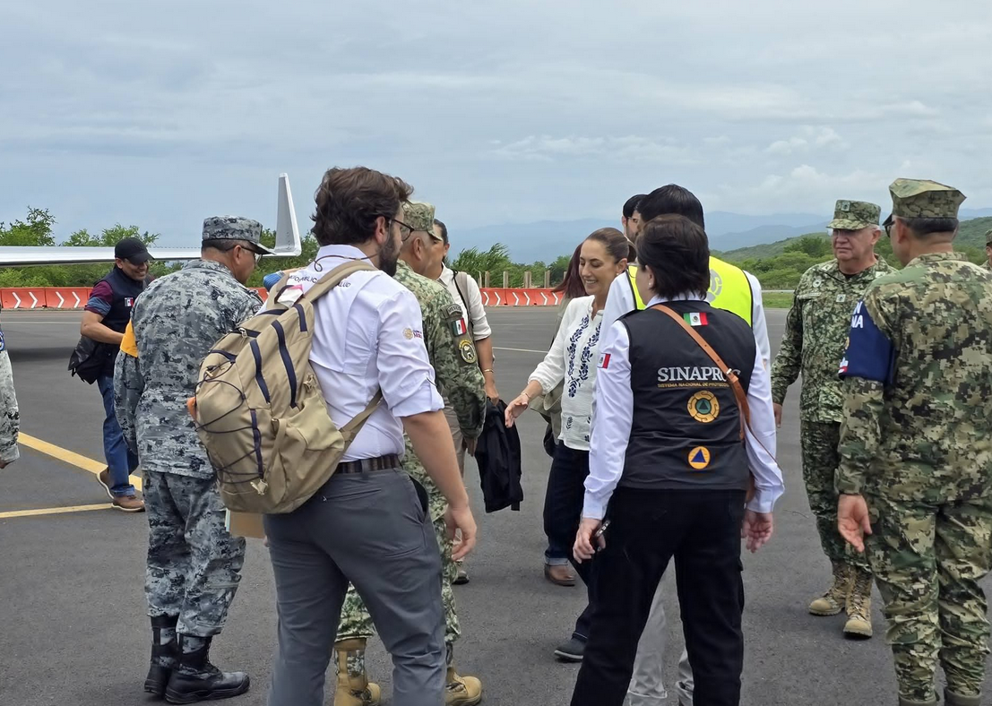 Sheinbaum llega a Oaxaca para evaluar afectaciones provocadas por el huracán Erick
