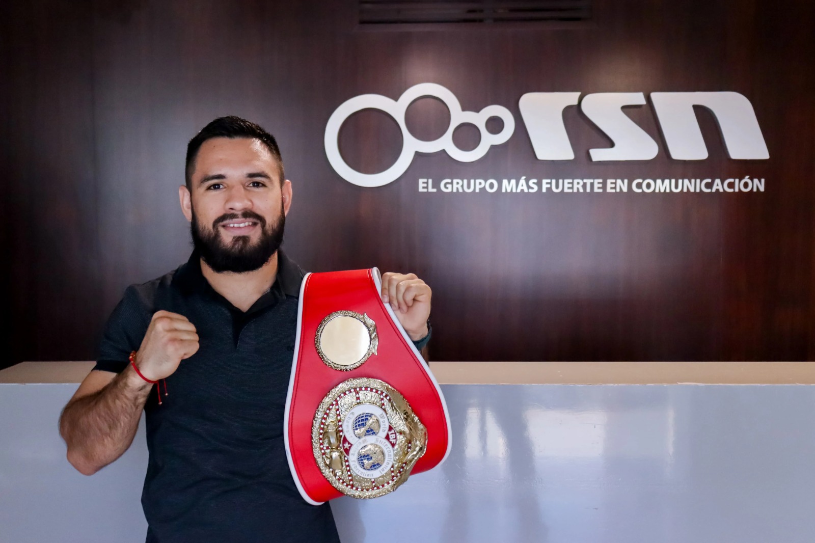 Eduardo “Sugar” Núñez, boxeador sinaloense, en las instalaciones de RSN.
