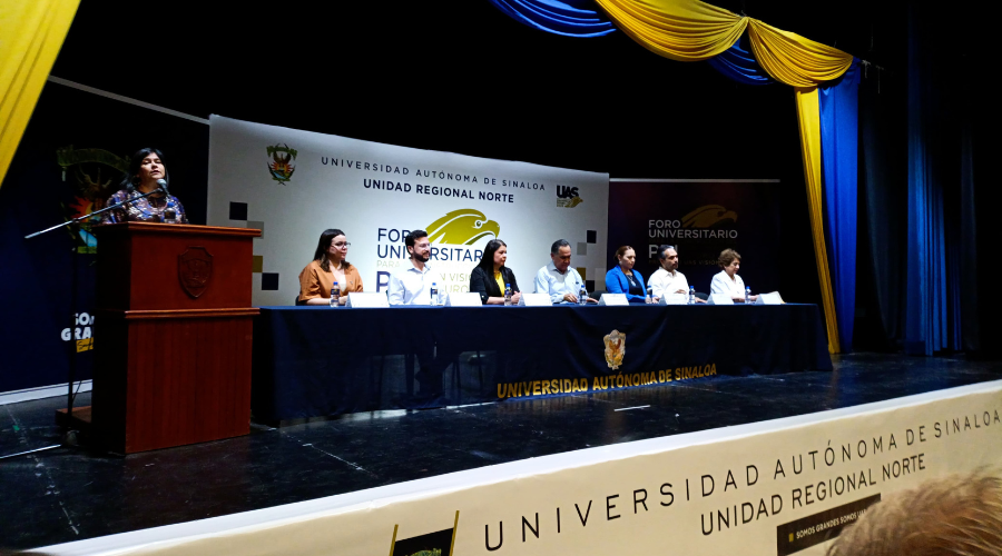 Foro universitario de la UAS en la zona norte