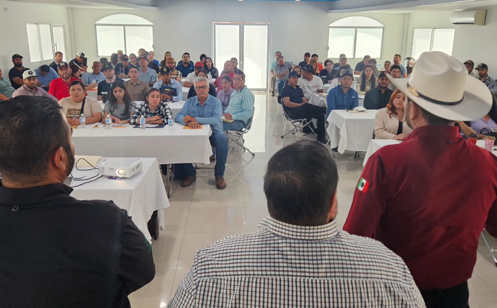 Curso de capacitación realizado por la Unión Ganadera Regional de Sinaloa (UGRS) en coordinación con el Sistema Nacional de Identificación Individual del Ganado (SINIIGA).