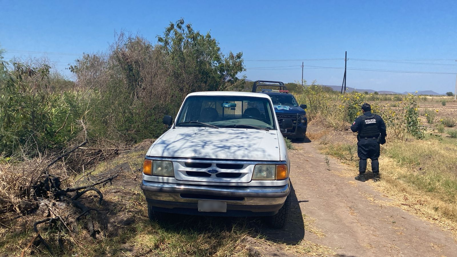 Camioneta recuperada en Angostura, Sinaloa