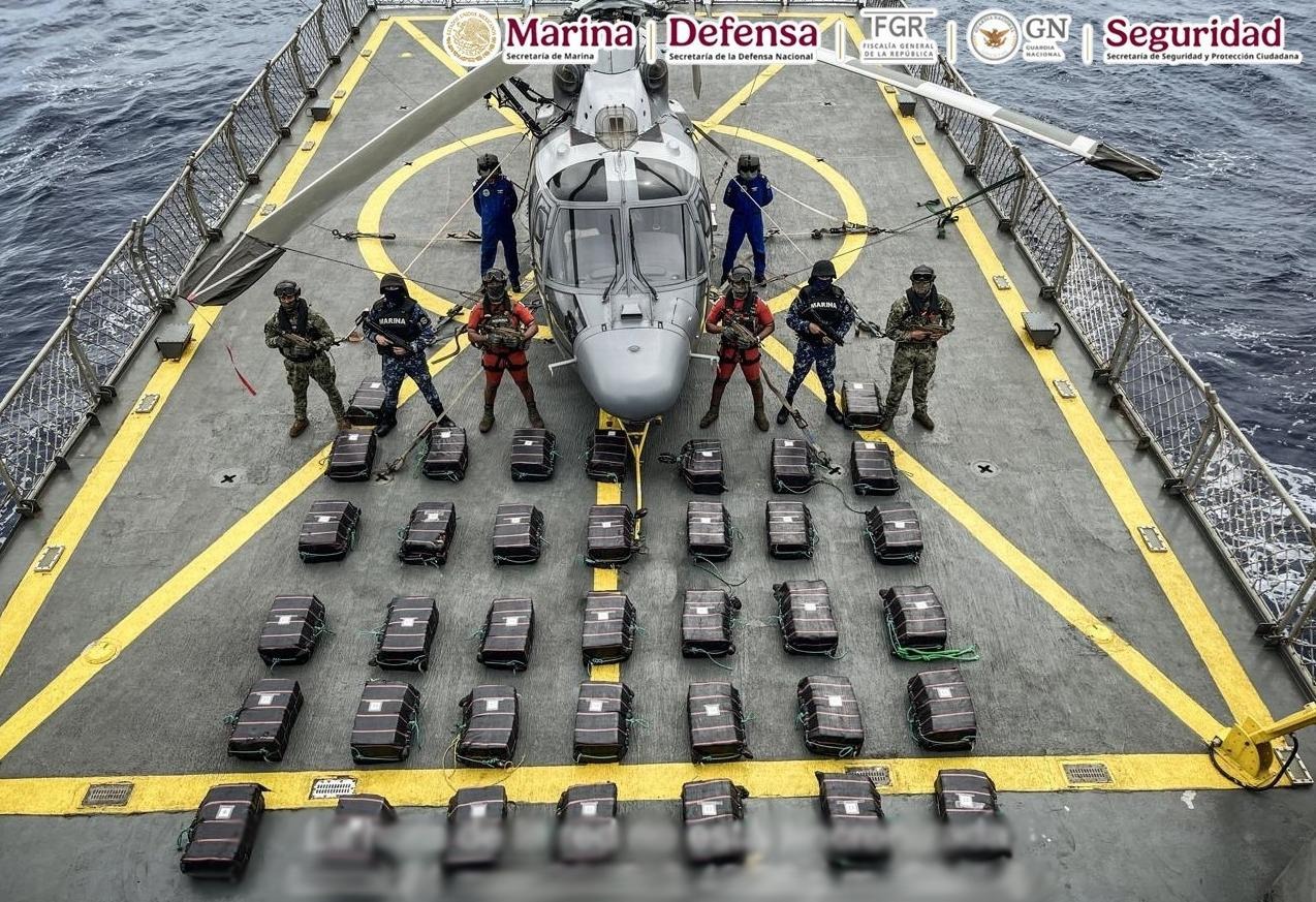 Marina decomisa una toneladas de cocaína con valor millonario en costas de Guerrero