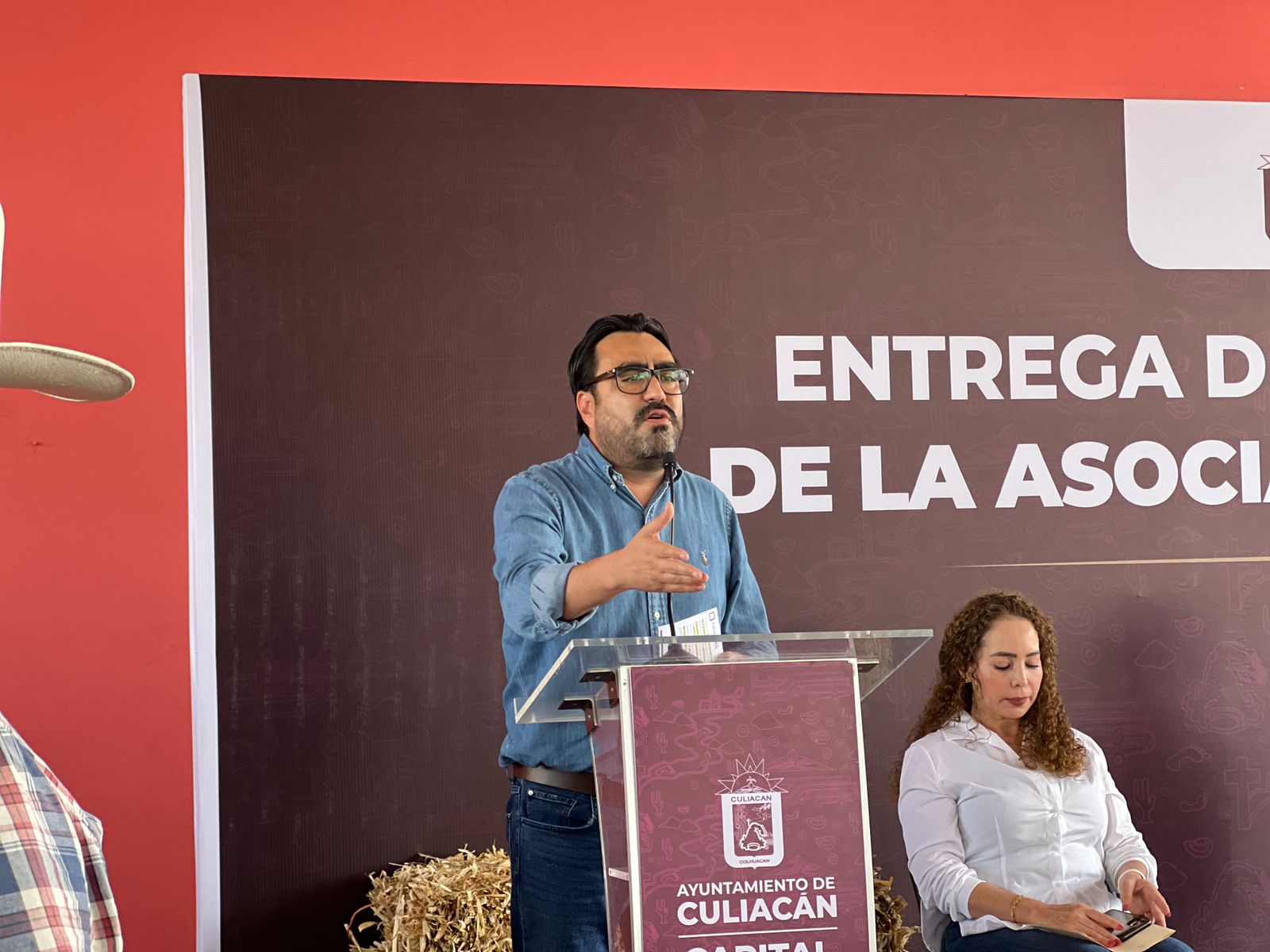 Entrega de apoyos a ganaderos en Culiacán.