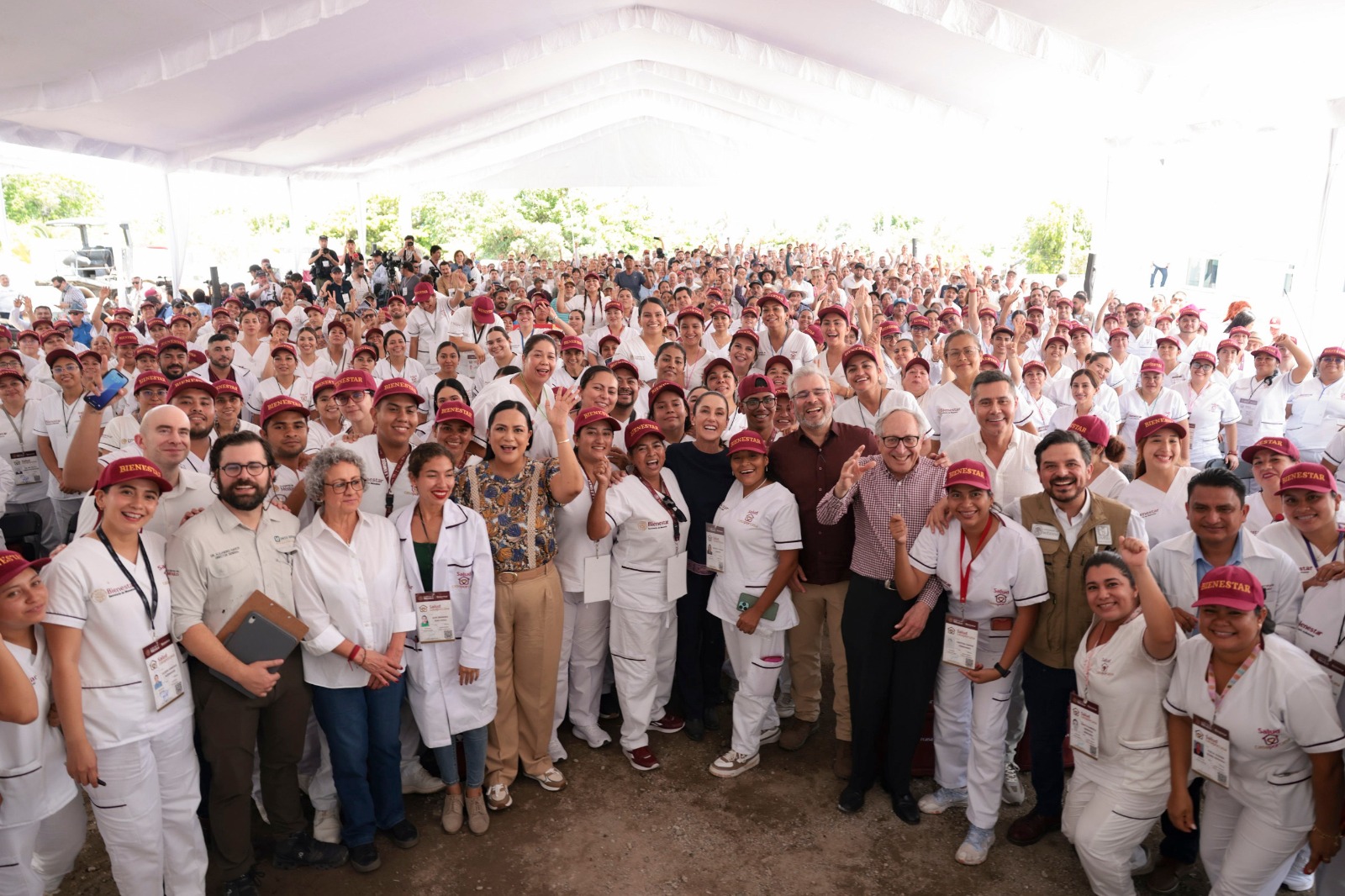 Sheinbaum impulsa salud, educación y apoyo a pueblos originarios en gira por tres estados