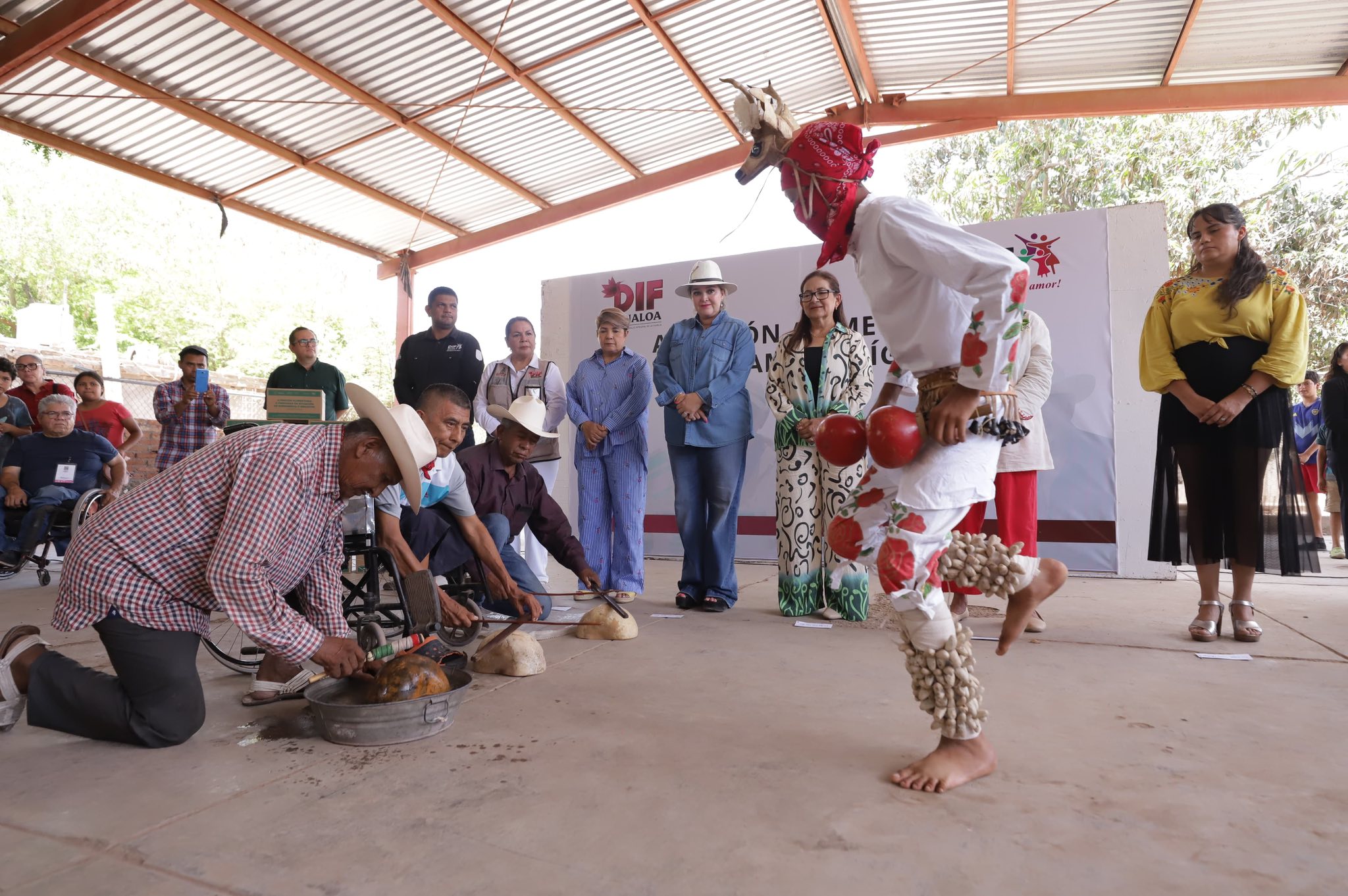 entrega de despensas a comunidades indigenas