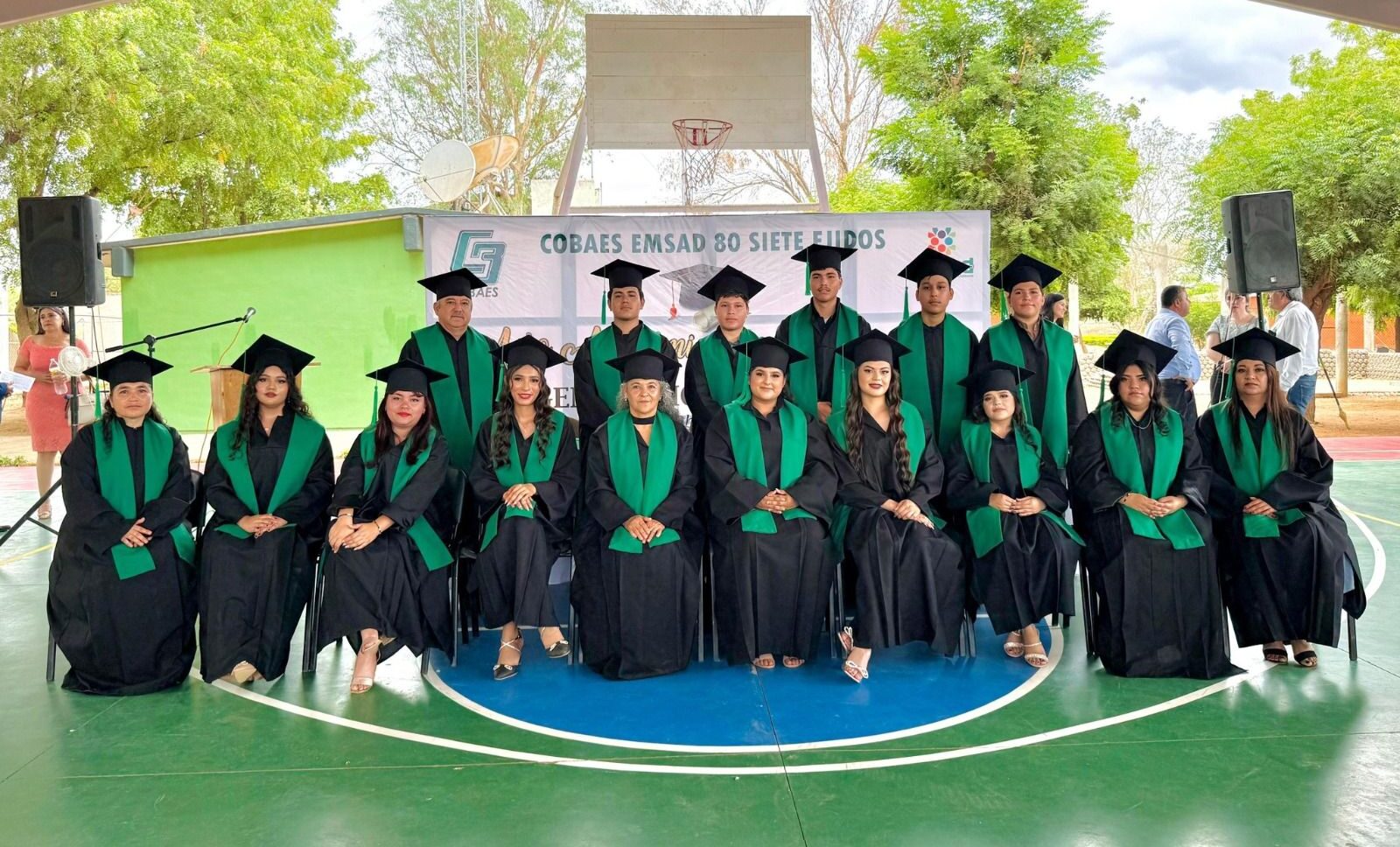 Foto de graduación en Cobaes