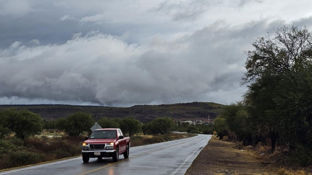 ¡Lluvia bendita en Sinaloa! Se desatan festejos con la llegada del monzón mexicano
