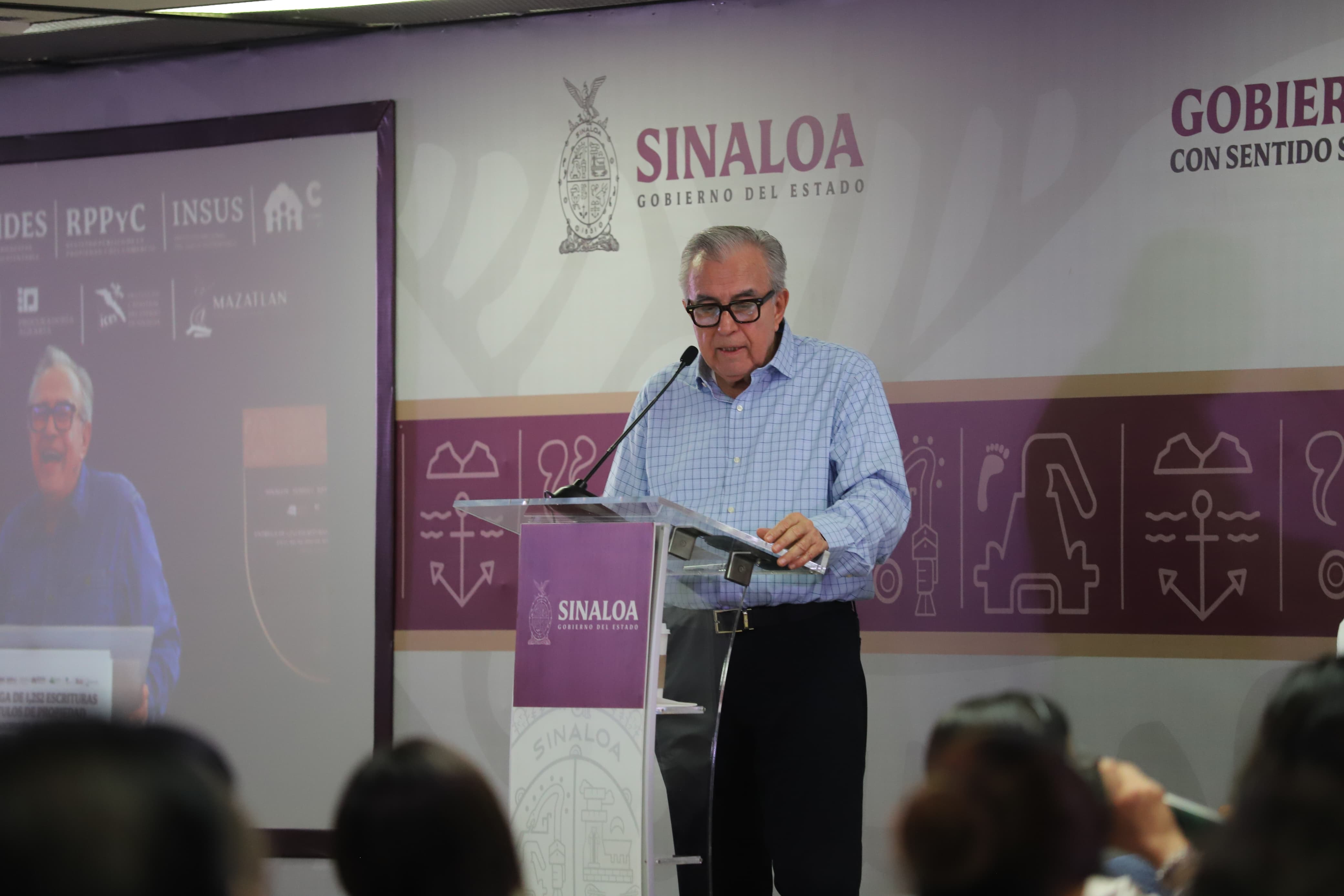 Rubén Rocha Moya en conferencia semanera