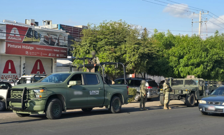 Elementos del Ejército Mexicano resguardan lugar de los hechos delictivos