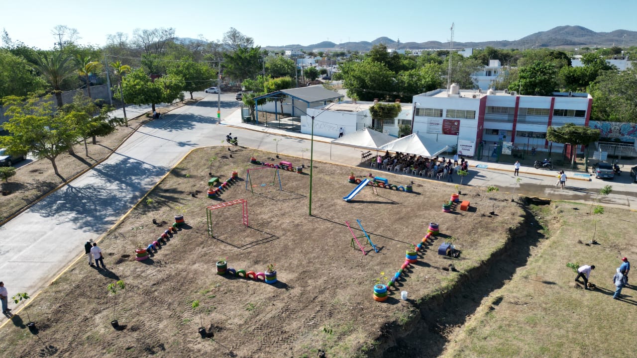 Colonia Genaro Estrada Estrenan parque recreativo gracias a 