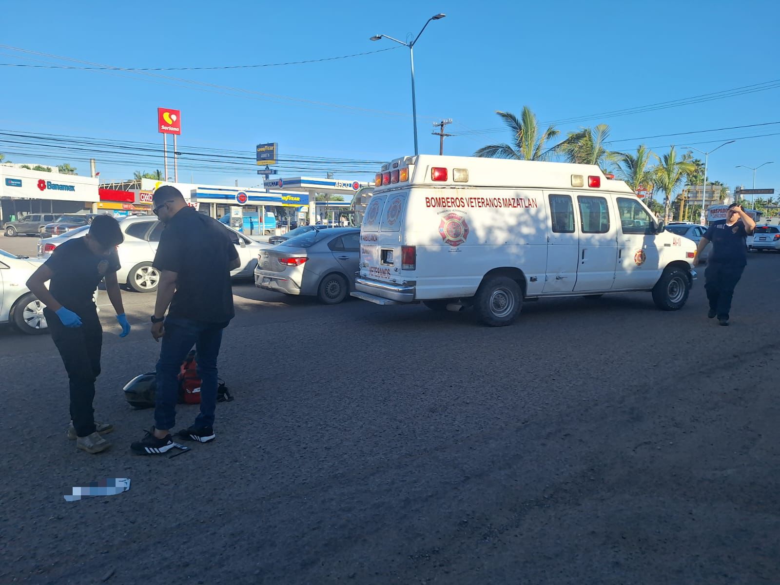Choque por la avenida Insurgentes y carretera Internacional.