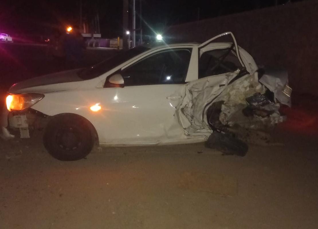 Aparatoso choque deja un joven lesionado