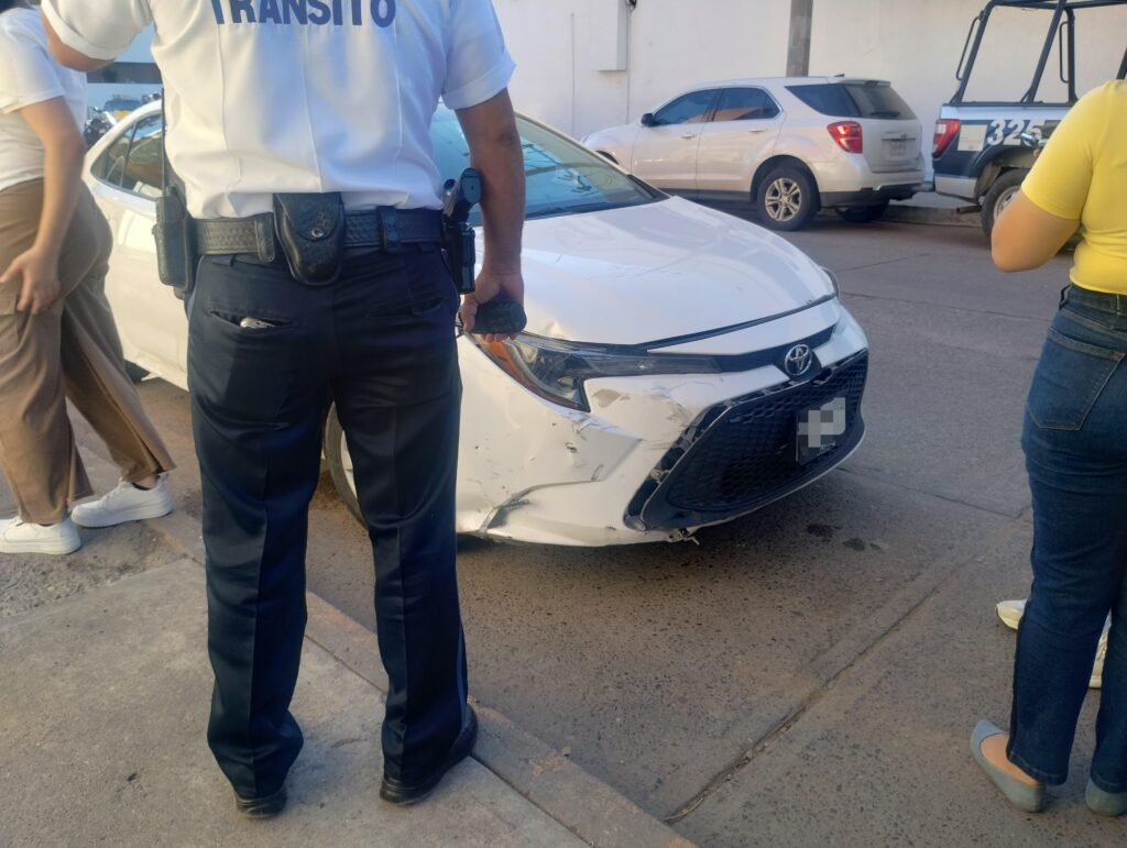 Tercer choque en la avenida Ejército Mexicano.