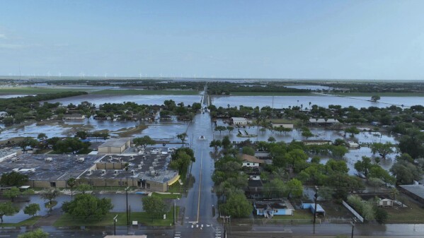 Advierten nuevo riesgo de tormentas en Texas y Nuevo México tras mortales inundaciones