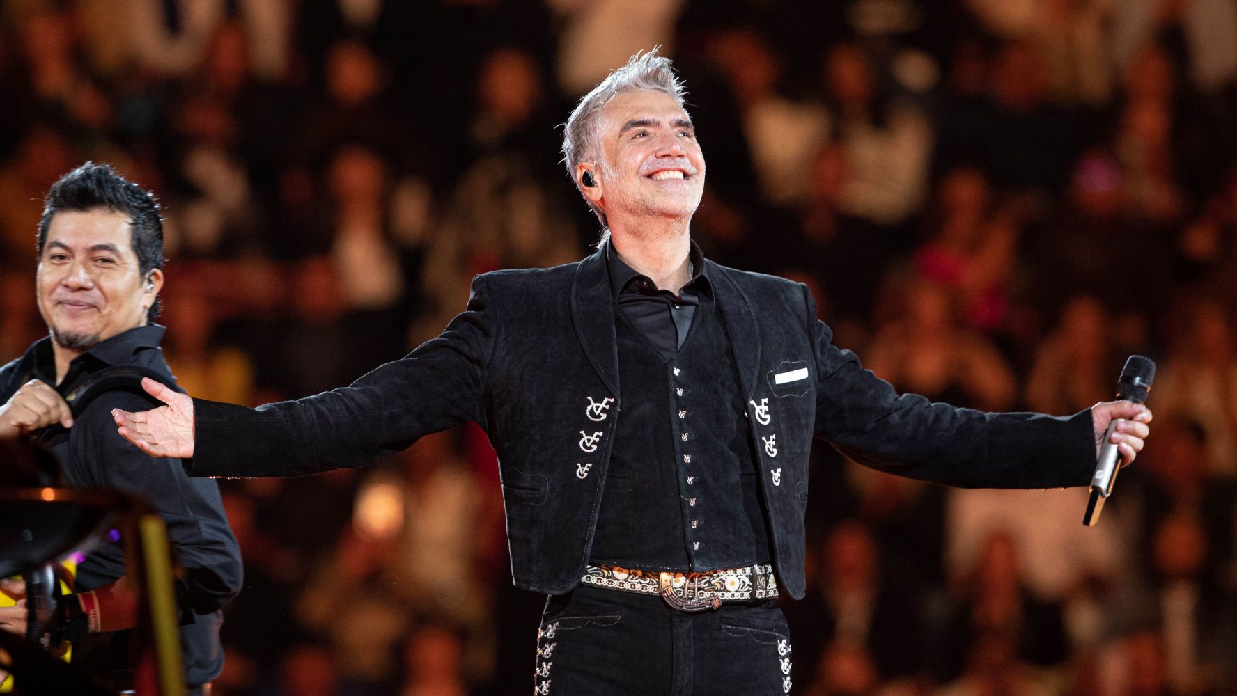 Alejandro Fernández se solidariza con Texas; donará parte de sus shows en Fort Worth y El Paso