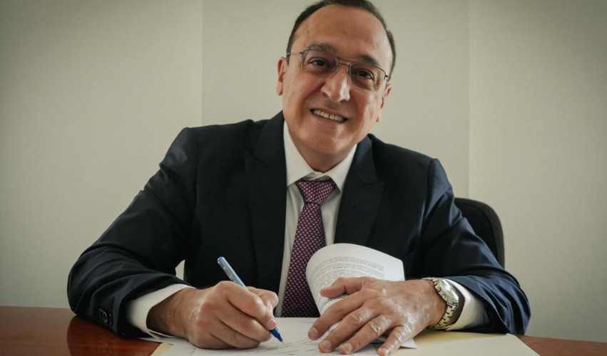 Antonio Menéndez de Llano firma convenio Llave MX-Plan México