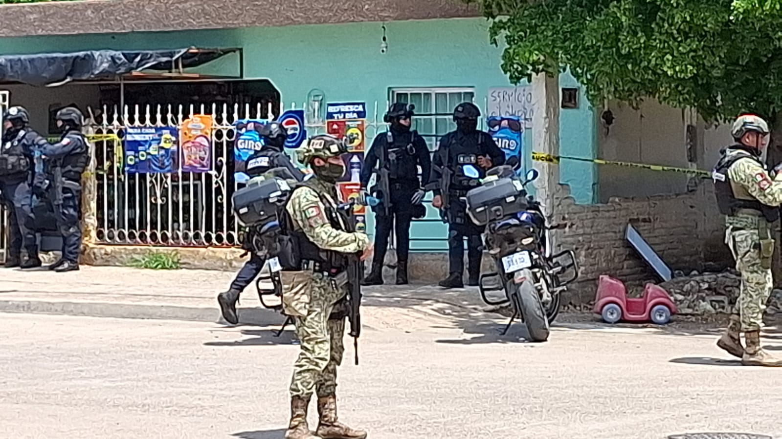 Elementos de seguridad en Sinaloa