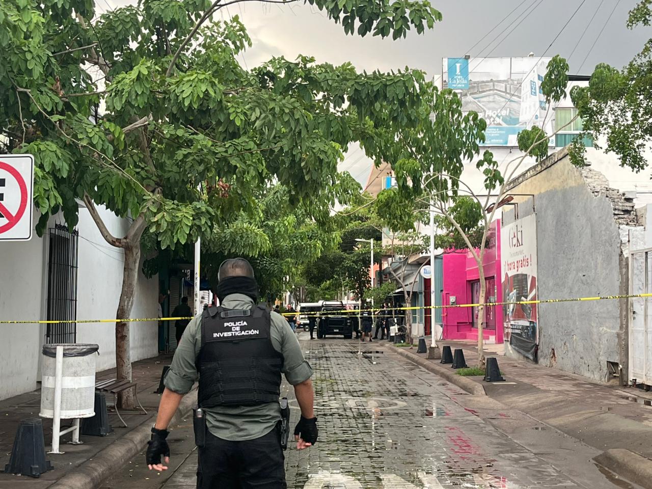 Policía de Investigación en el lugar de los hechos.