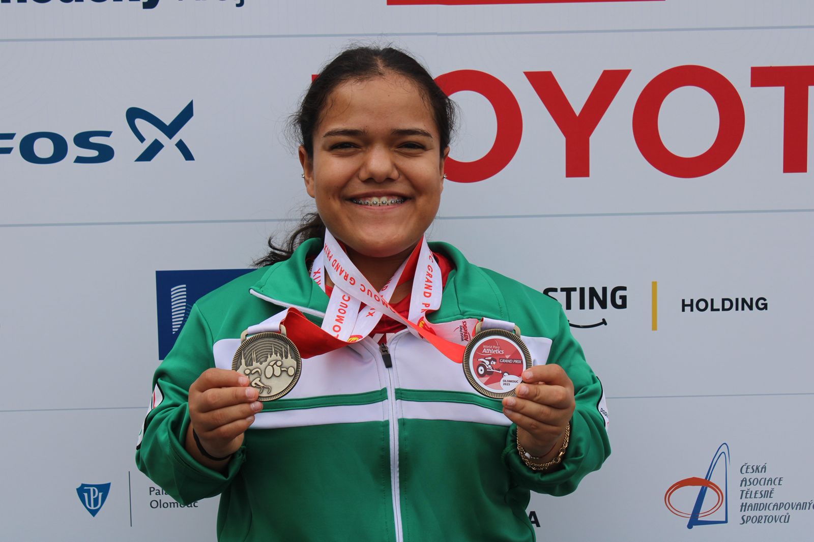 Pauleth Mejía conquista el oro y rompe récord