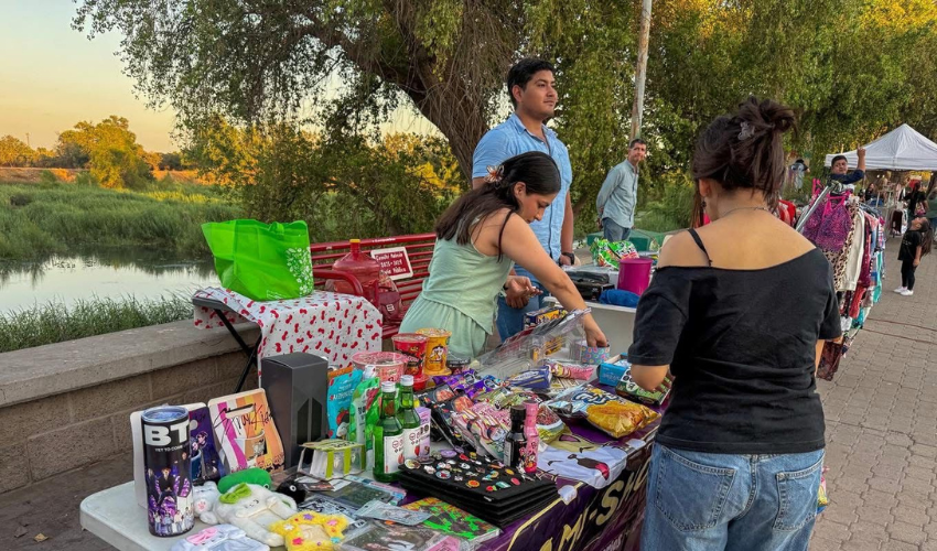 Súper Bazar Juvenil en el malecón de Guasave