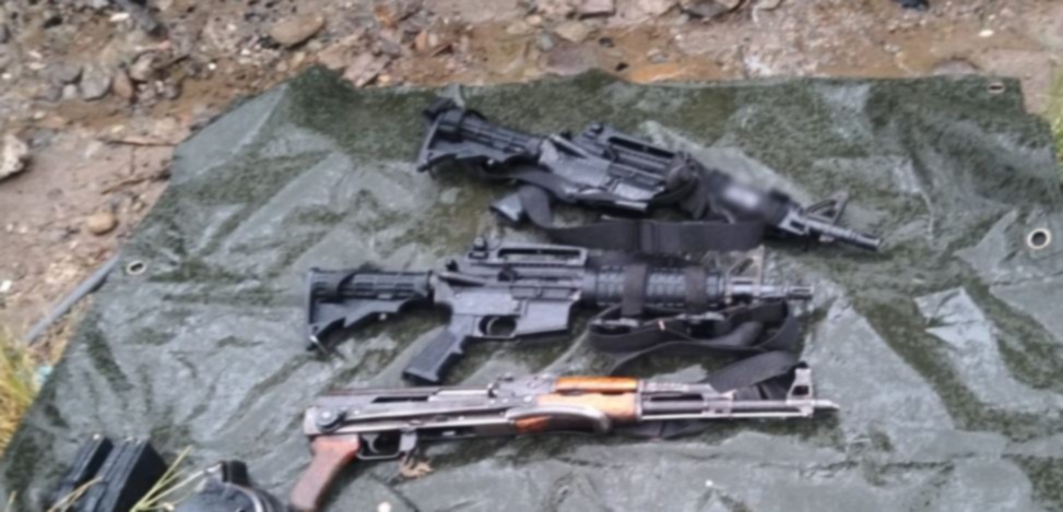 Camioneta asegurada tras persecución en Culiacán traía armas largas, cargadores y cartuchos