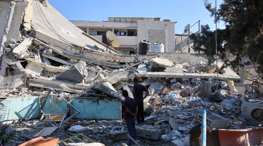 Bombardean escuela en Gaza; mueren 69 civiles