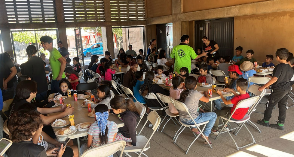 Apoyos sin descanso: gobierno de Mazatlán entrega más de 30 mil platillos gratuitos