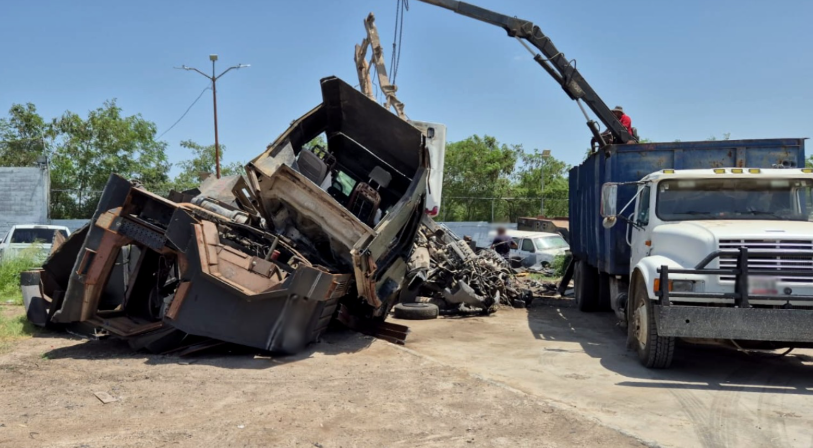 Vehículos monstruo destruidos