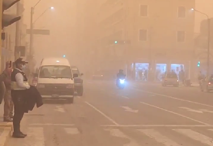 Tormenta de arena paraliza regiones del sur de Perú y causa estragos en Lima