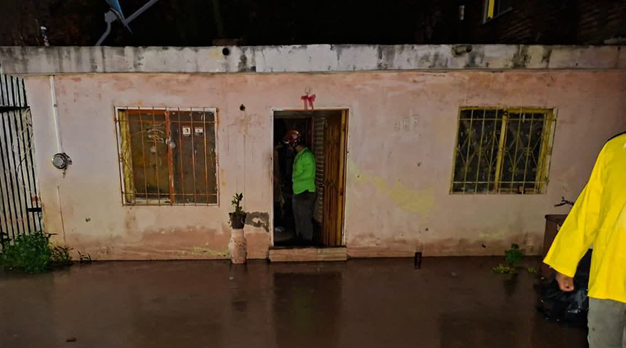 Casa afectada por inundaciones tras lluvias en Guamúchil